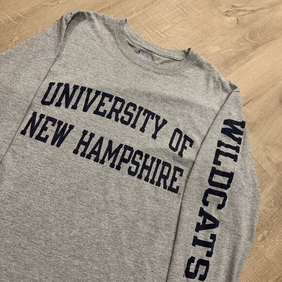 Champion University Of New Hampshire UNH Wildcats Long Sleeve T-Shirt Mens Small - Picture 2 of 6